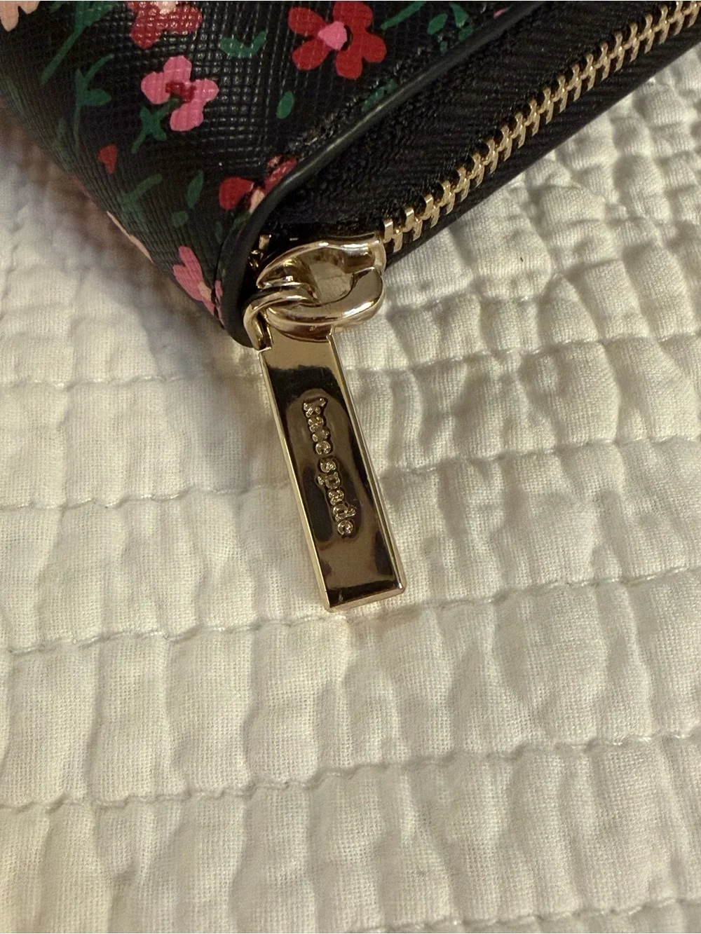 Kate Spade New York Women’s Zip-Around Floral Wallet Black Pink Zipper Logo